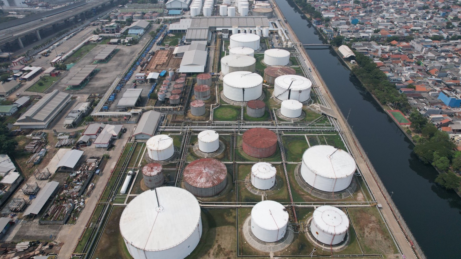 quot;برنتquot; دون 100 دولار.. تصريحات ترمب بشأن إيران تهبط بأسعار النفط 