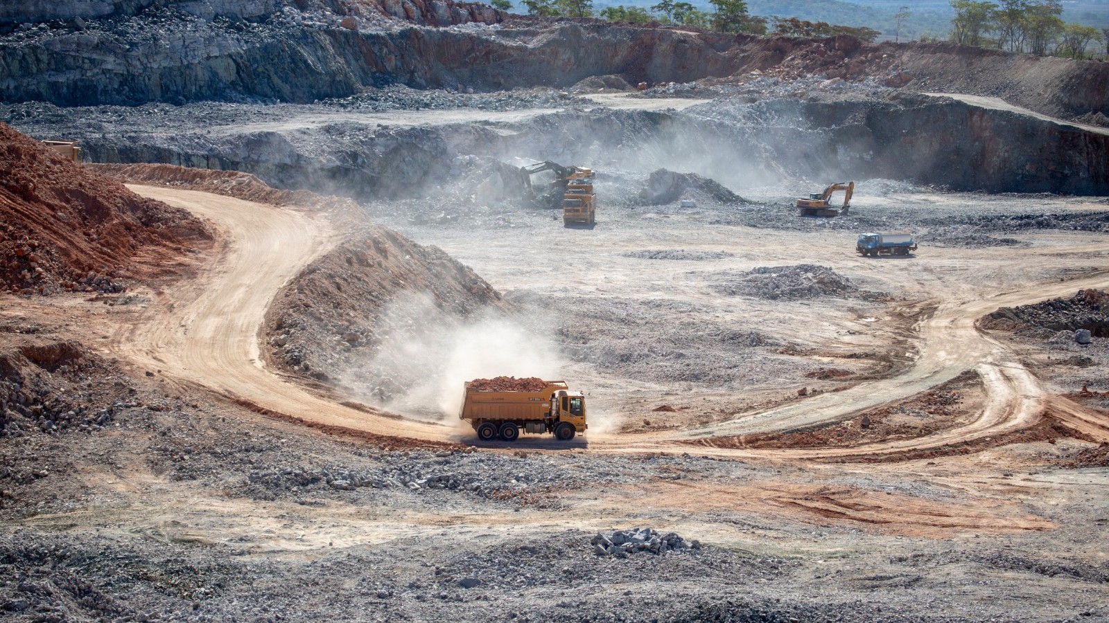 أسعار الليثيوم تقفز بعد حظر زيمبابوي تصدير مركزات الخام 