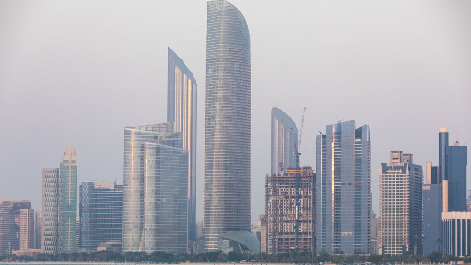 quot;جي 42quot; الإماراتية تقود تحالفاً لبناء مراكز بيانات في فيتنام بمليار دولار 