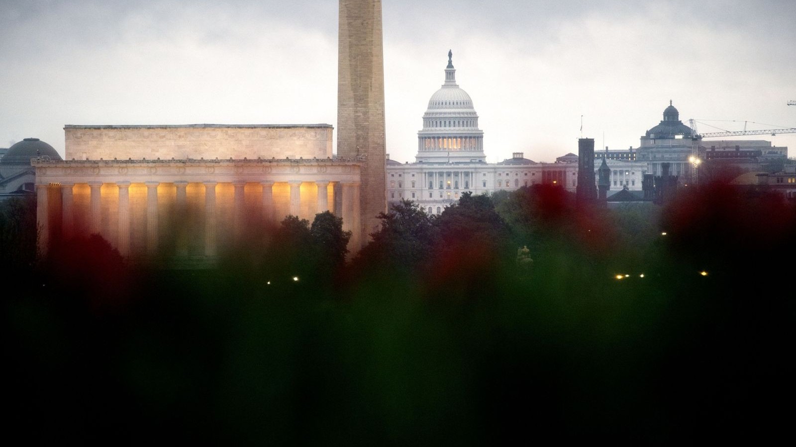 انقسام الكونغرس يضعف فرص إقرار تشريع يقيد حملة ترمب على إيران 