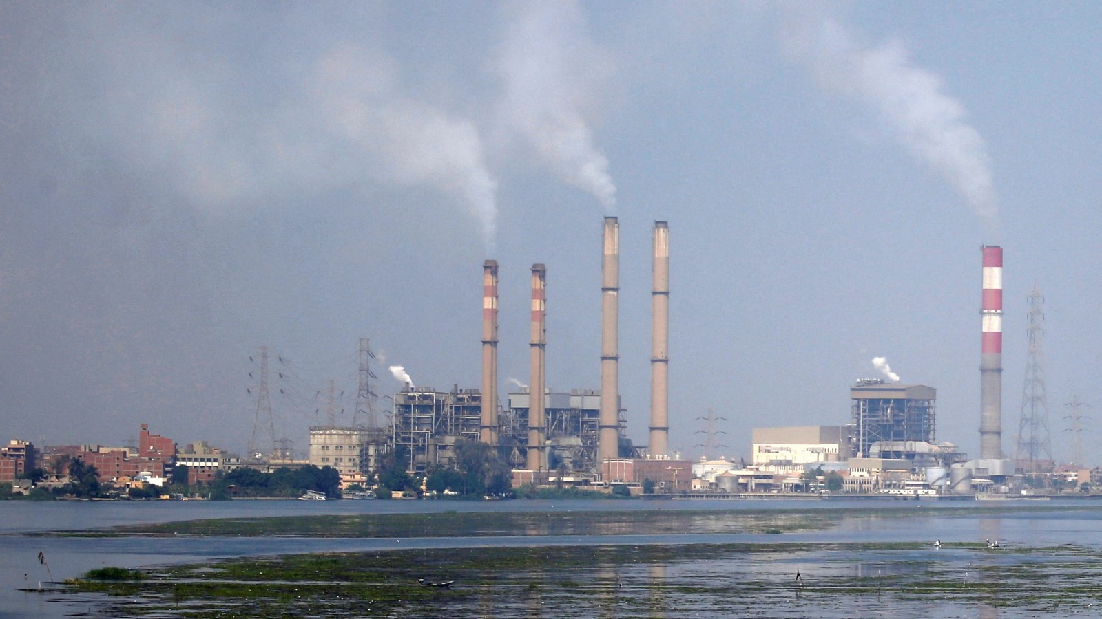 فاتورة وقود محطات الكهرباء في مصر تقفز 87% خلال شهرين 