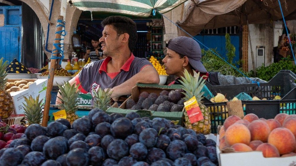 المغرب يسجل أطول موجة تراجع أسعار منذ 2020 بفعل الغذاء 
