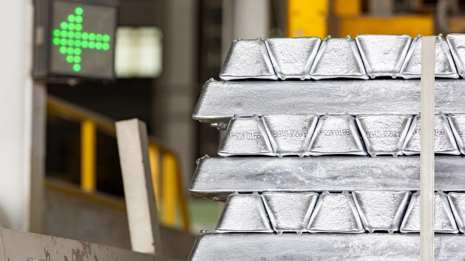 الألمنيوم يرتفع 6% بعد استهداف إيران لمنشأتين في المنطقة 