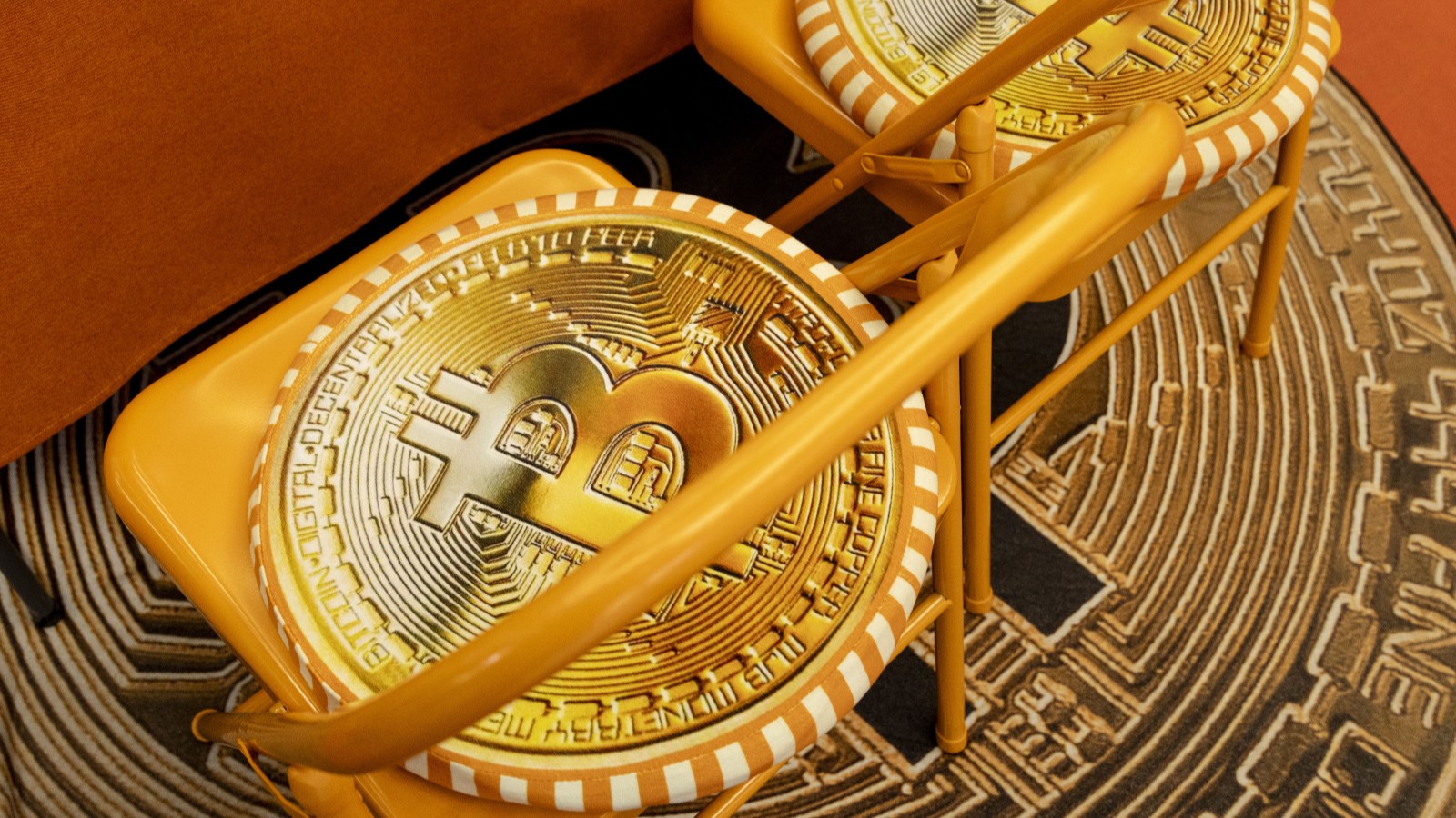 بتكوين عند أعلى مستوى في 12 أسبوعاً وسط تفاؤل بشأن اتفاق مع إيران 