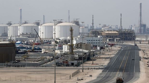 قطر تقلّص عدد العمال بأكبر منشأة لتصدير الغاز المسال في العالم 