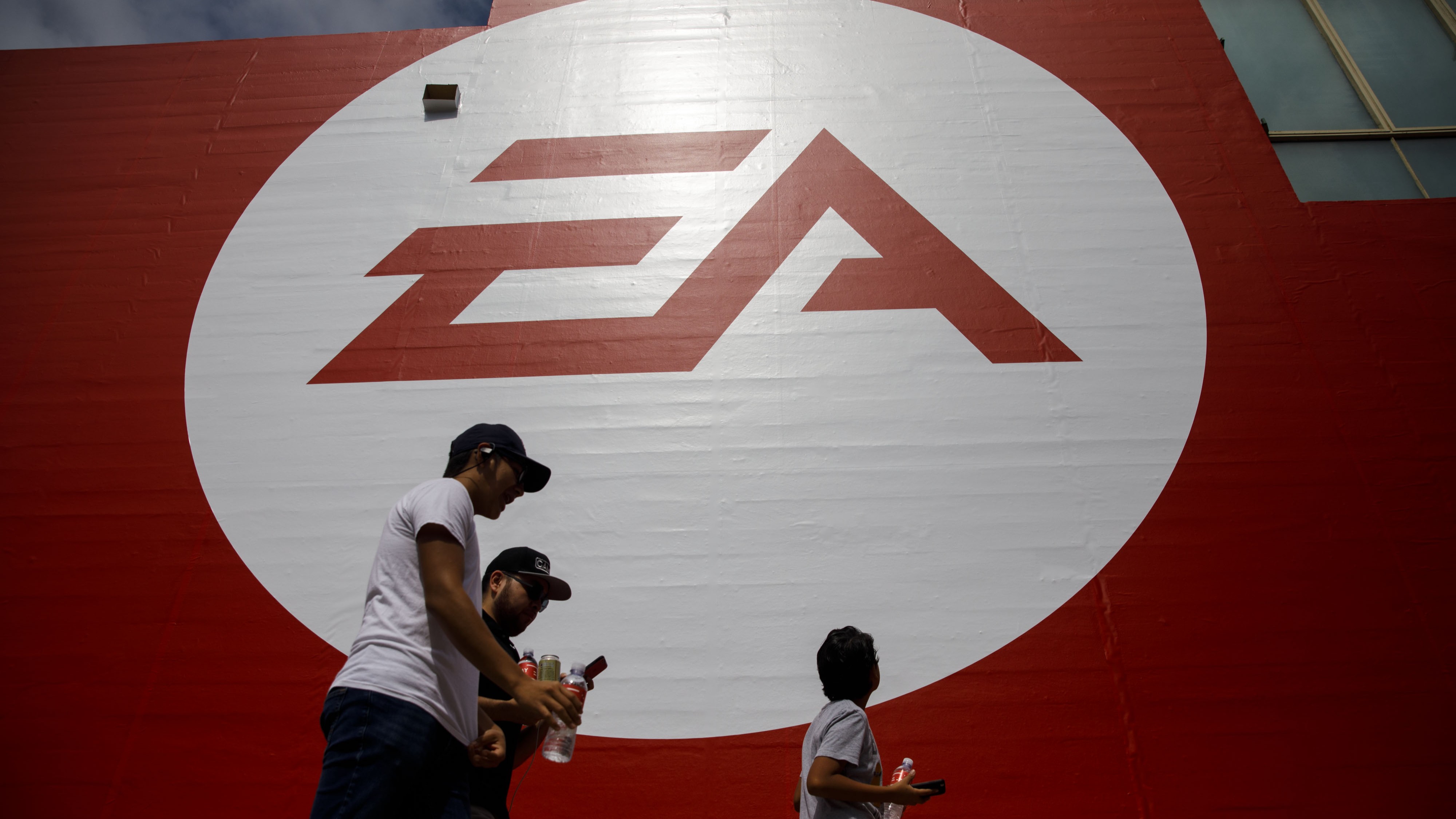 quot;EAquot; تخفق في حشد تأييد حملة السندات لإعادة شراء الديون 