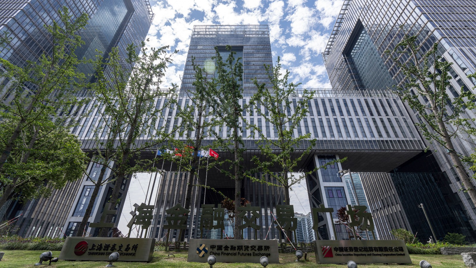 الصين تتيح عقود النيكل والليثيوم المستقبلية أمام المستثمرين الأجانب 