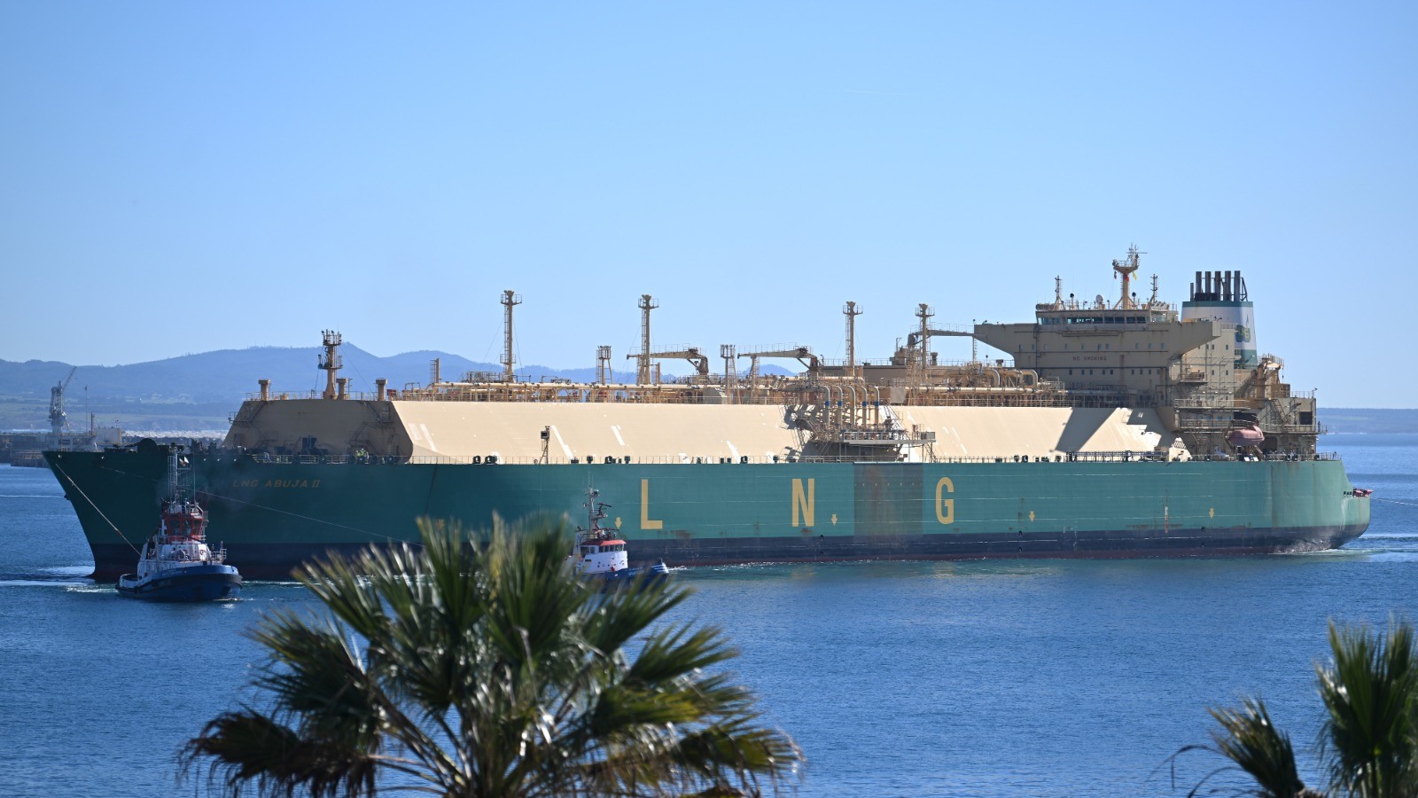 شحنة معاد تحميلها من الصين إلى أوروبا تكشف تغير خريطة الطلب على الوقود 