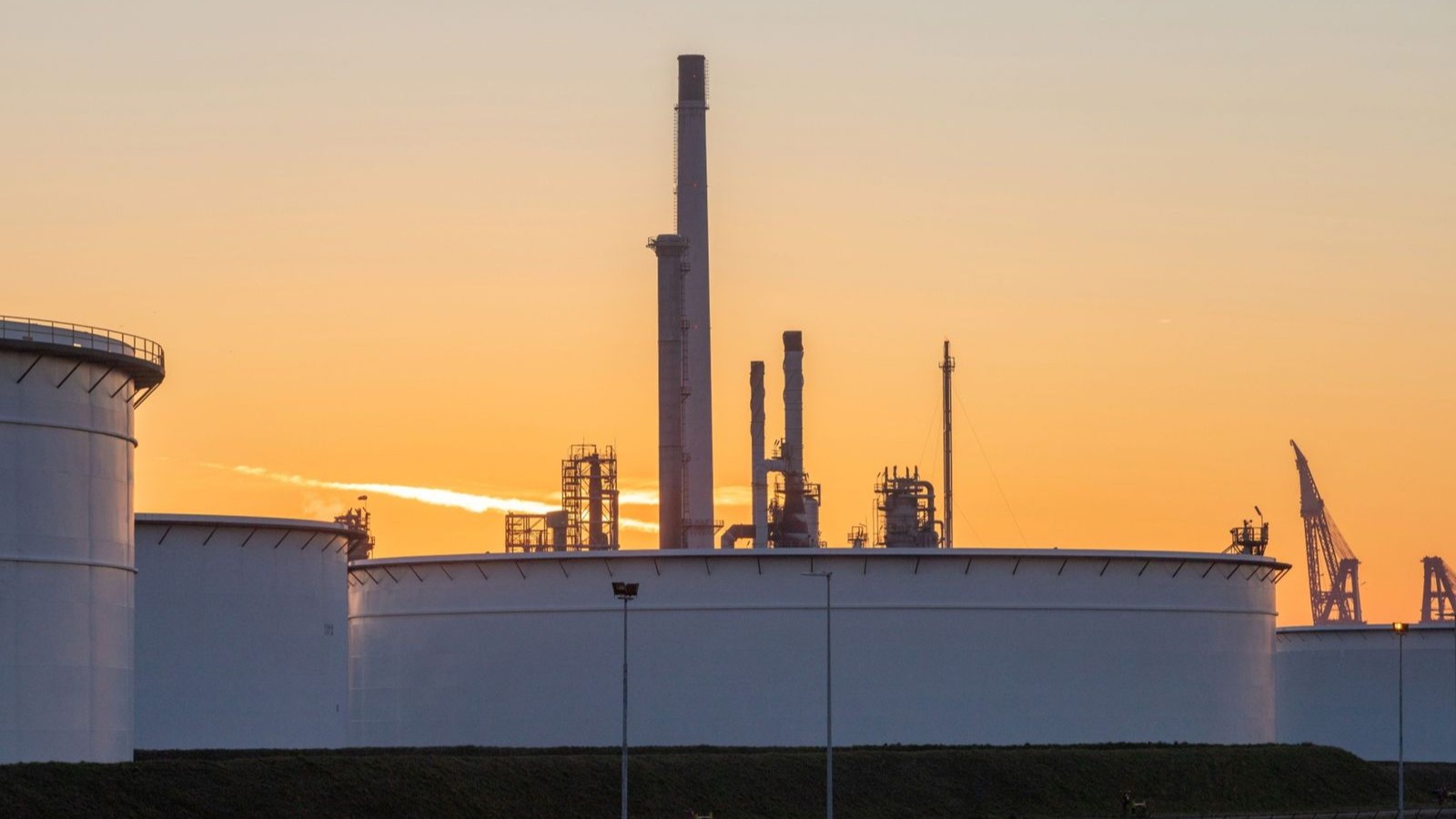 مصر تسعى لاستيراد مليون برميل من النفط الليبي شهرياً 