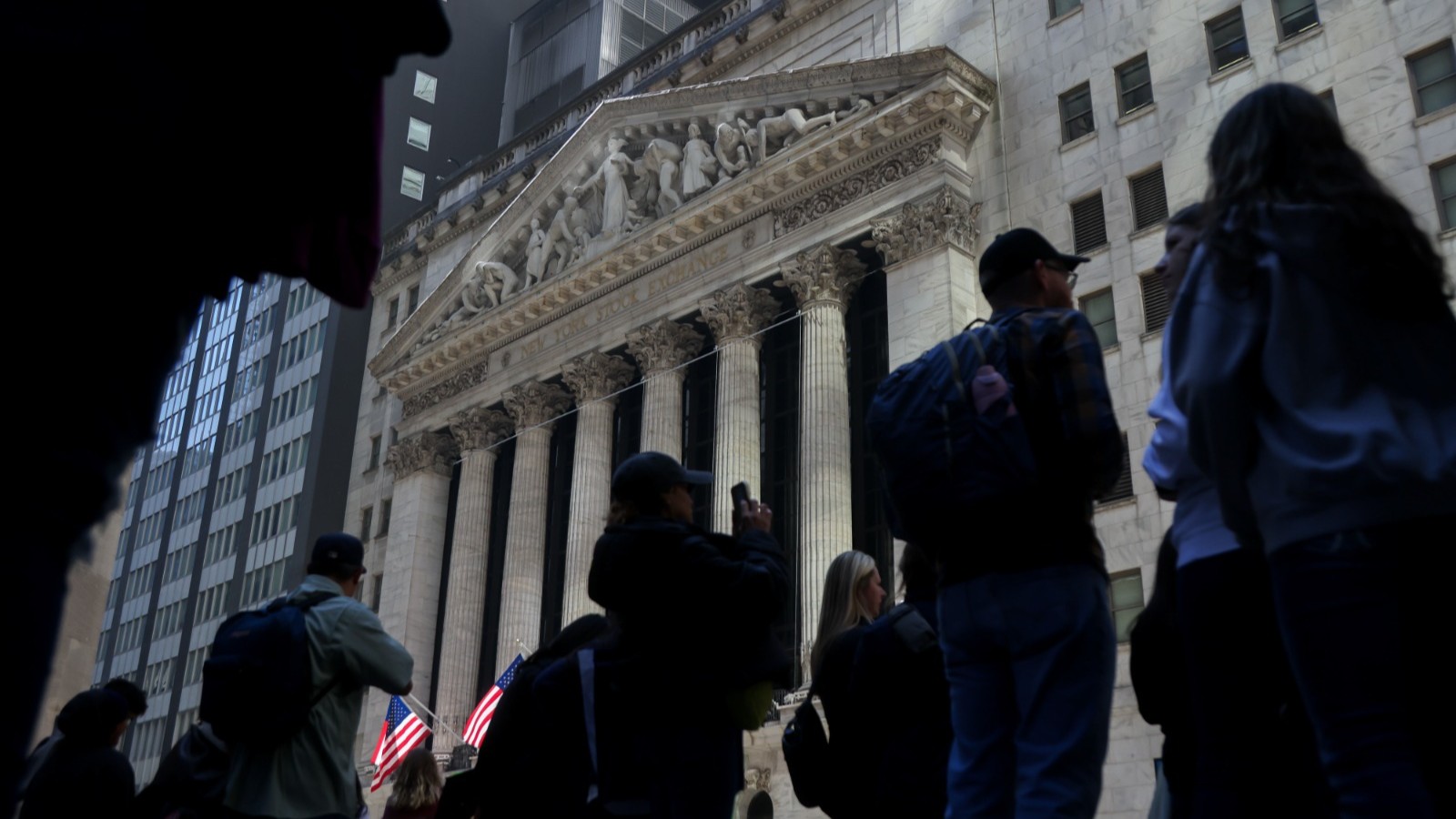 أثرياء العالم يحققون ثاني أكبر مكاسب يومية على الإطلاق بعد هدنة إيران 