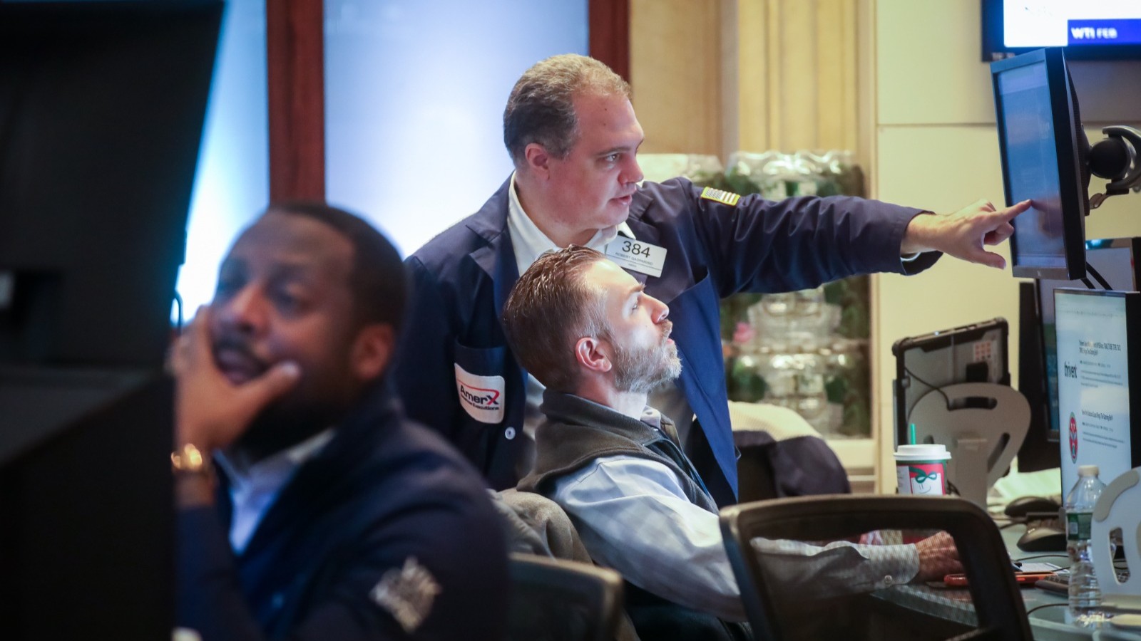 مؤشرات وول ستريت تواصل ارتفاعها مع صمود زخم الذكاء الاصطناعي 