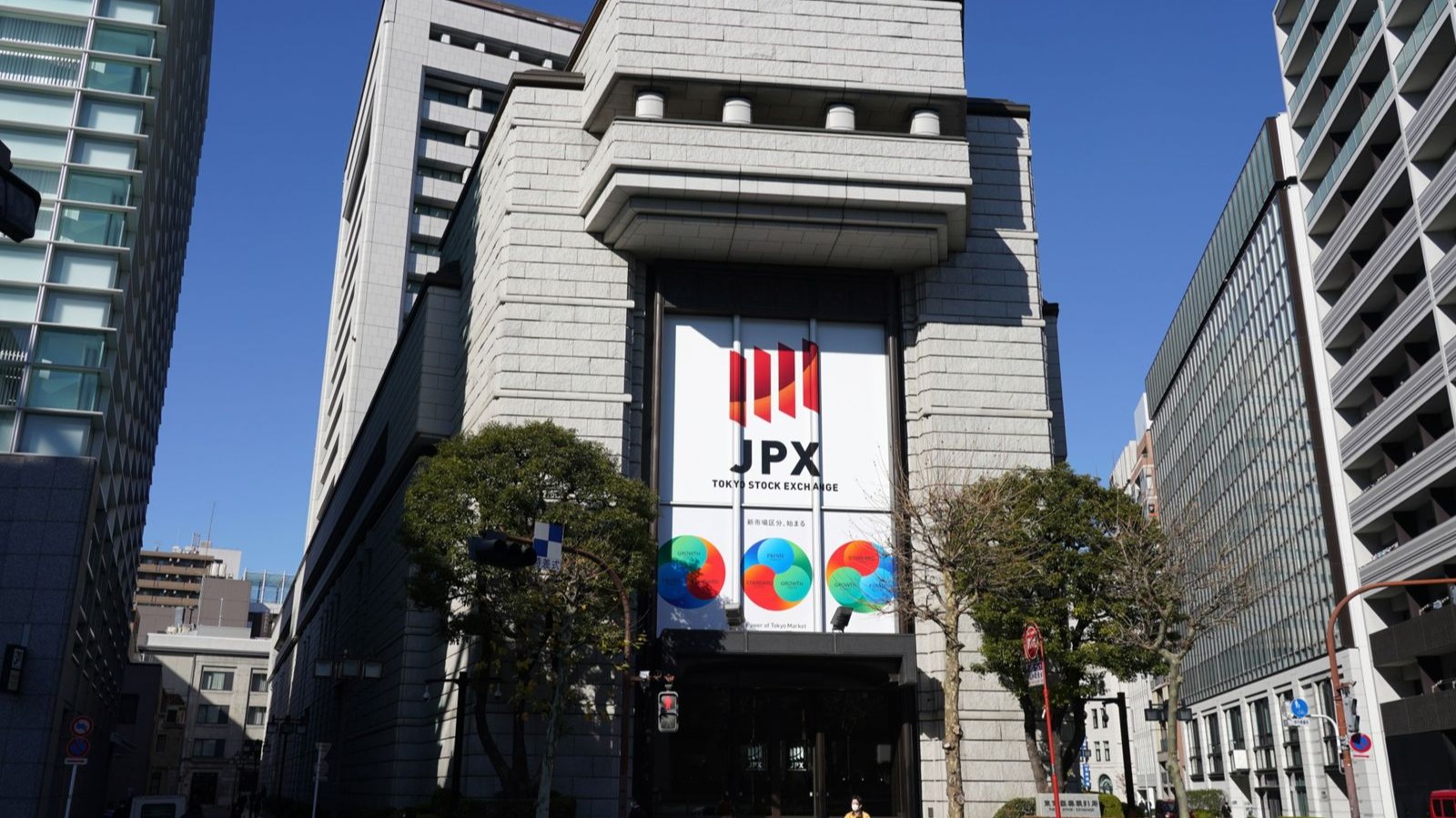 الأسهم الآسيوية ترتفع مع تراجع النفط وسط ترقب لاجتماع الفيدرالي 