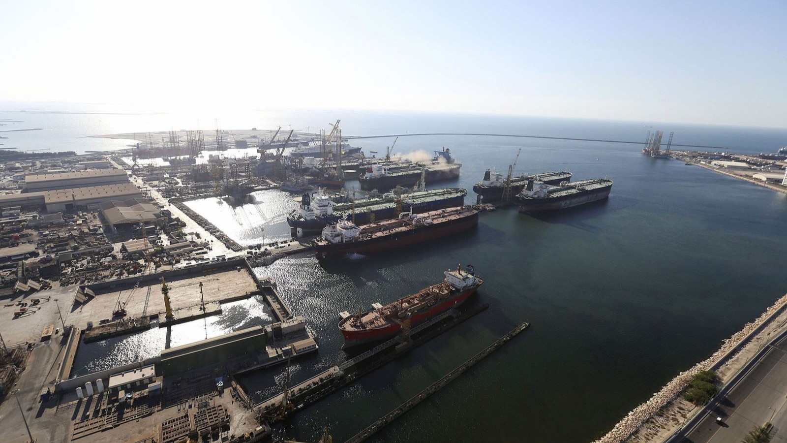 تخمة متوقعة بأسواق النفط في 2026.. ماذا عن الأسعار؟ 