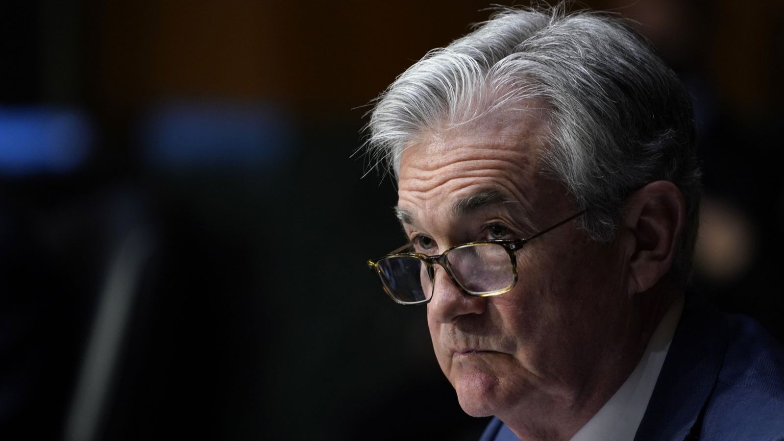 الفيدرالي يتجه لإبقاء الفائدة دون تغيير وباول في عين العاصفة 