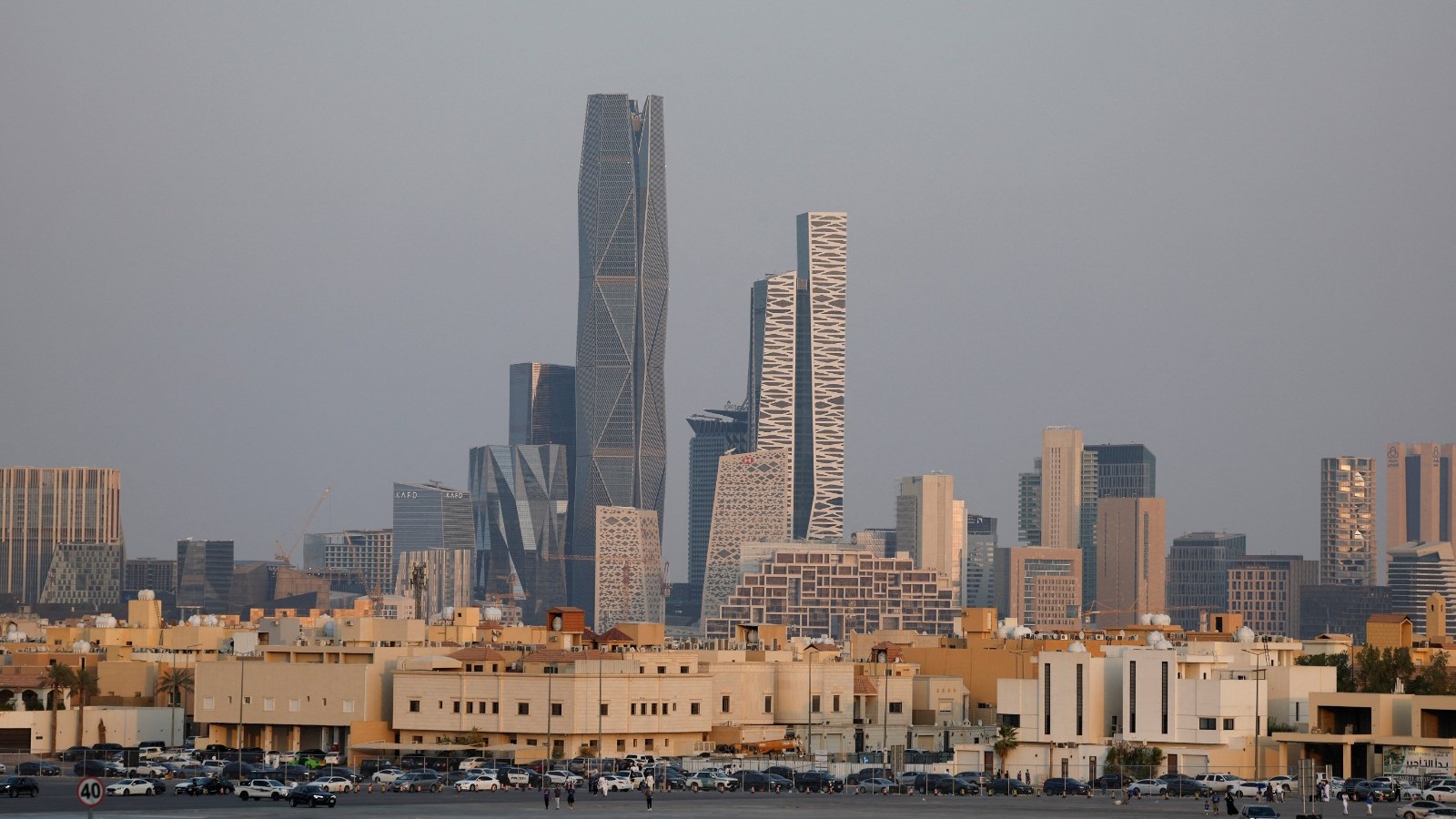 صندوق النقد يرفع توقعاته لنمو السعودية ويضيق الفجوة مع التقديرات الرسمية 