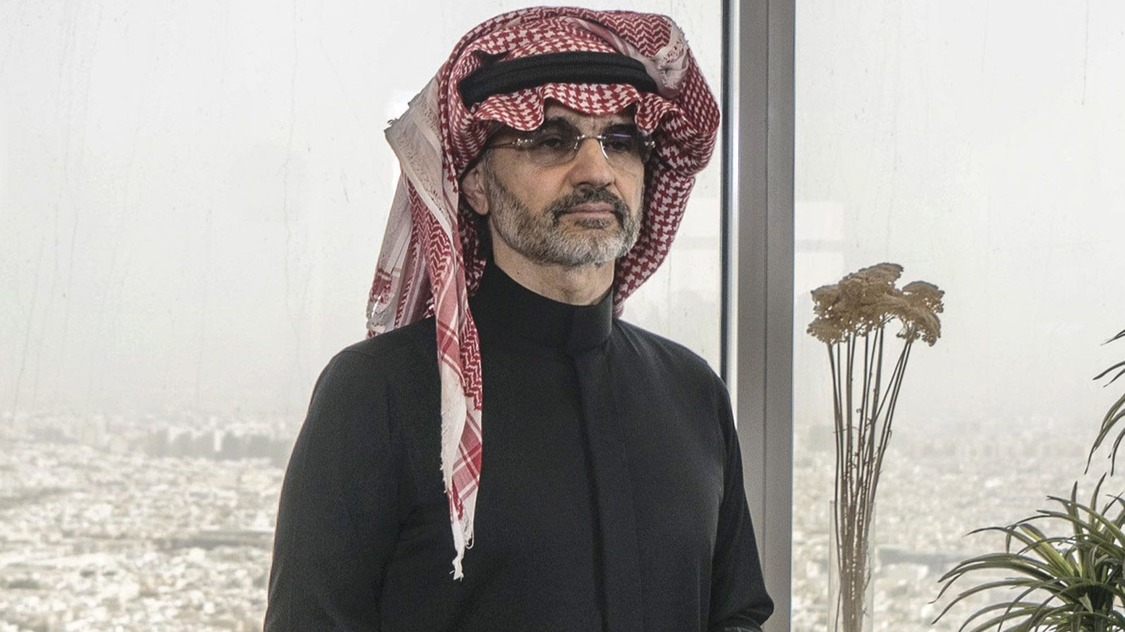 سهم quot;المملكة القابضةquot; يقفز بالحد الأقصى وسط ترقب لطرح quot;سبيس إكسquot; 