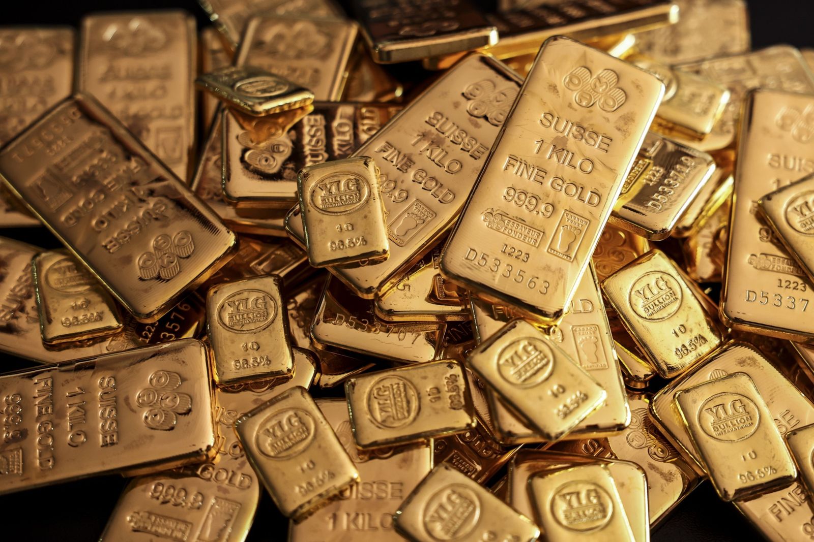 سعر الذهب عند مستوى قياسي والفضة تصعد وسط توقعات خفض الفائدة