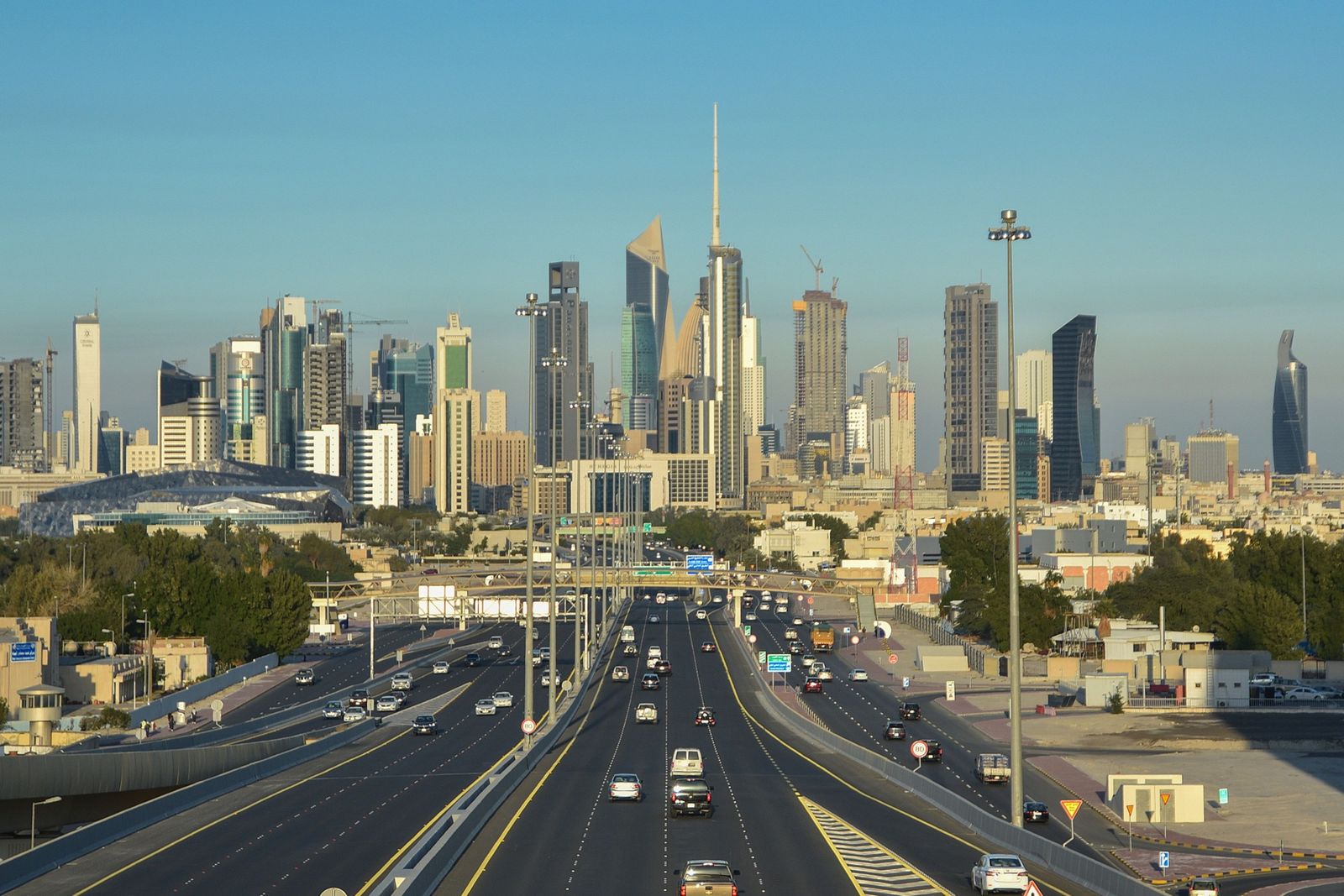 بلومبرغ: صندوق الثروة الكويتي يفقد بريقه لصالح نظرائه الخليجيين