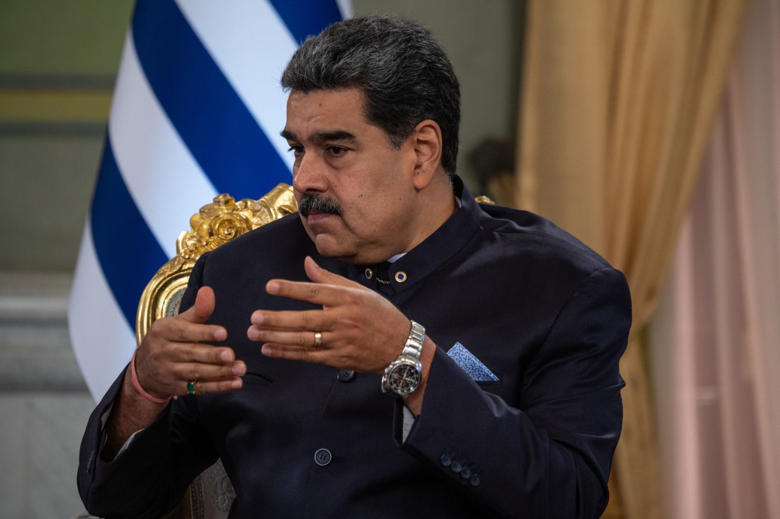 الولايات المتحدة ترفع حظر تداول سندات فنزويلا