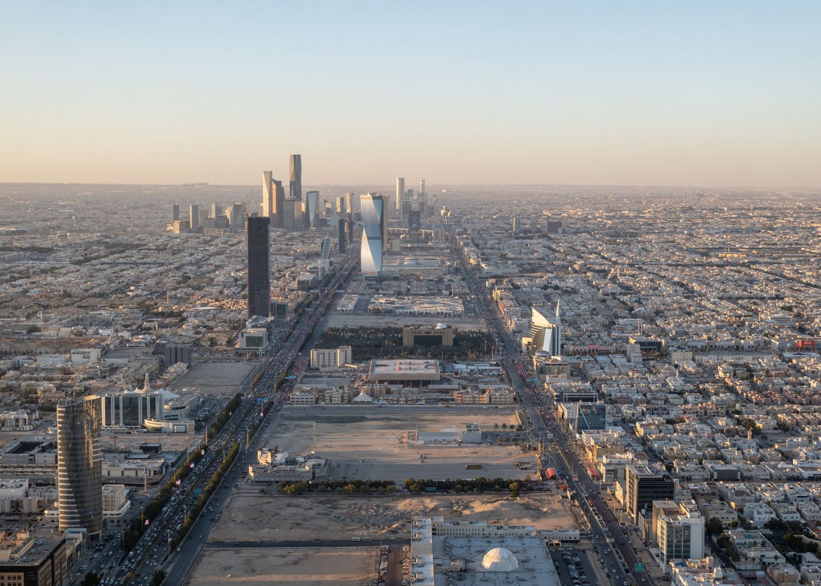 السعودية تقدم حوافز جديدة لجذب المقرات الإقليمية للشركات العالمية