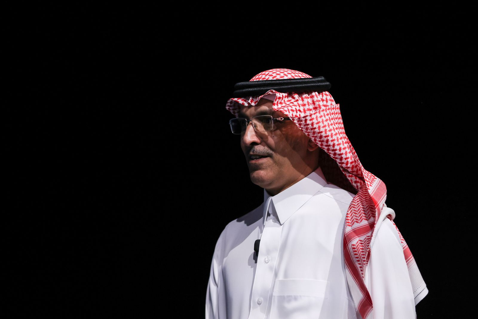 وزير المالية السعودي: لا بد من تكييف المخططات الاقتصادية وفقاً للظروف