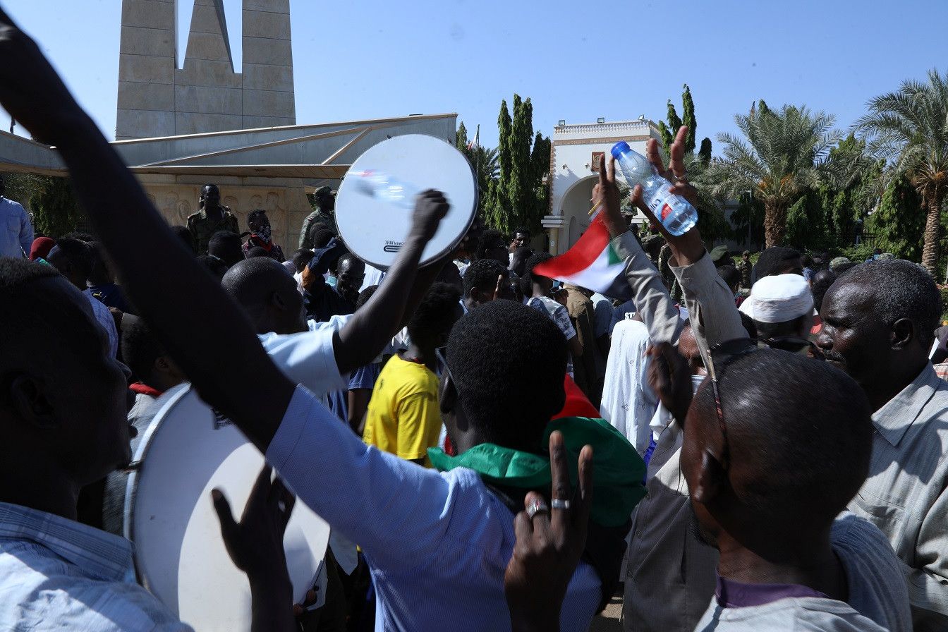 بعد احتجاجات الخرطوم.. كل ما تريد أن تعرفه عمَّا يحدث في السودان  