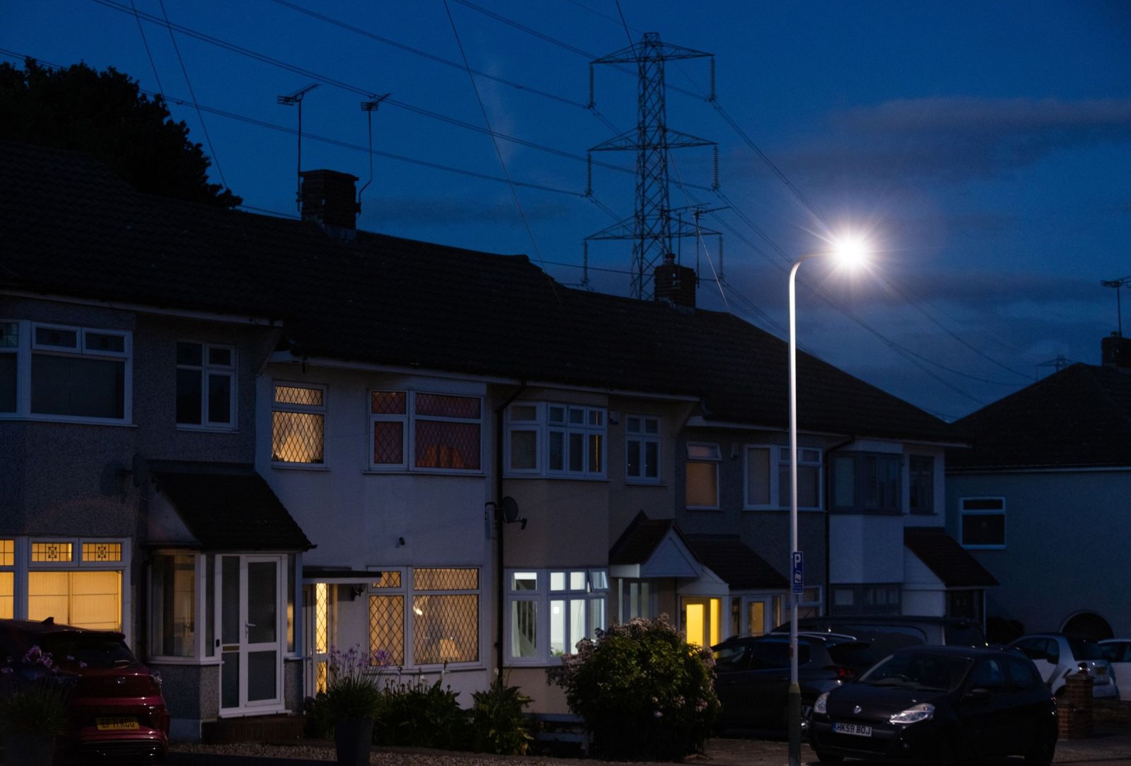 المملكة المتحدة ستكافح لإبقاء الأضواء مضاءة الشتاء المقبل 