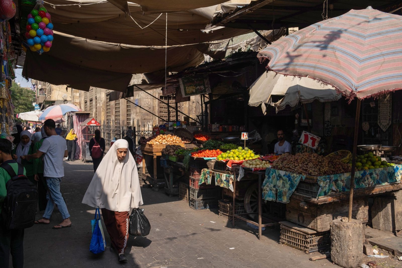 مصر تستعد لقرار الفائدة وسط ترقب خفض العملة ورفع قرض الصندوق