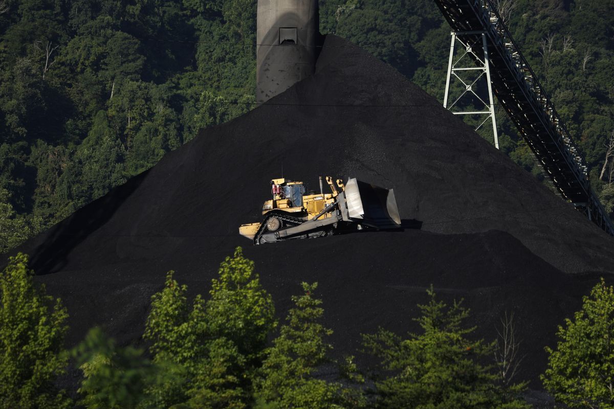 تقرير: تمويل الفحم مستمر رغم تصاعد القلق بشأن المناخ 
