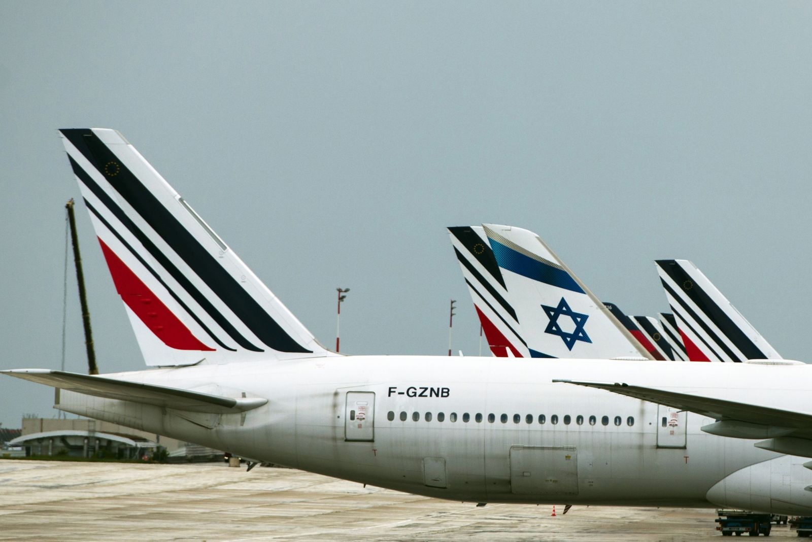 الدول الغربية ترسل طائرات لإجلاء مواطنيها من إسرائيل