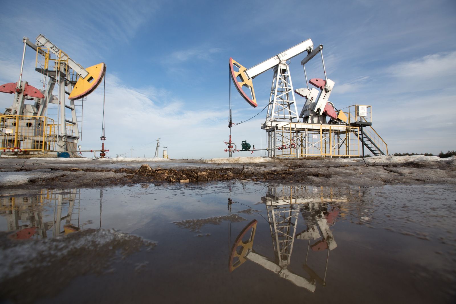 قلق بشأن الطلب يهيمن على أسواق النفط