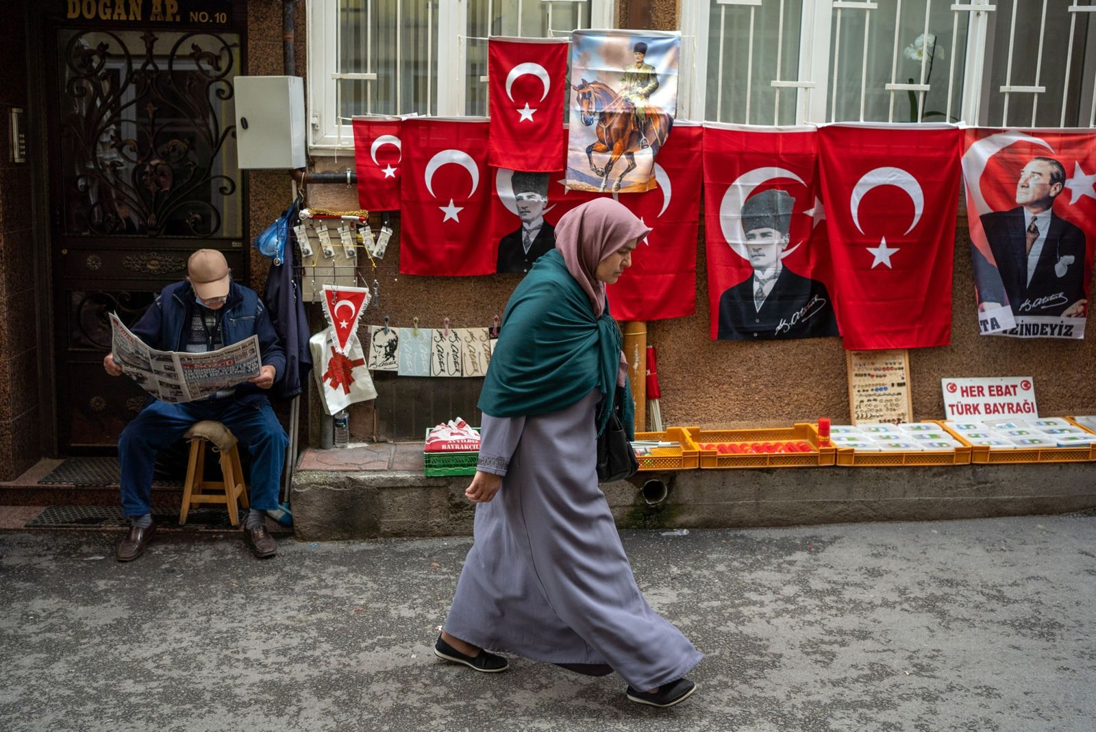 نزيف الليرة المستمر يهدد ببقاء التضخم المرتفع في تركيا