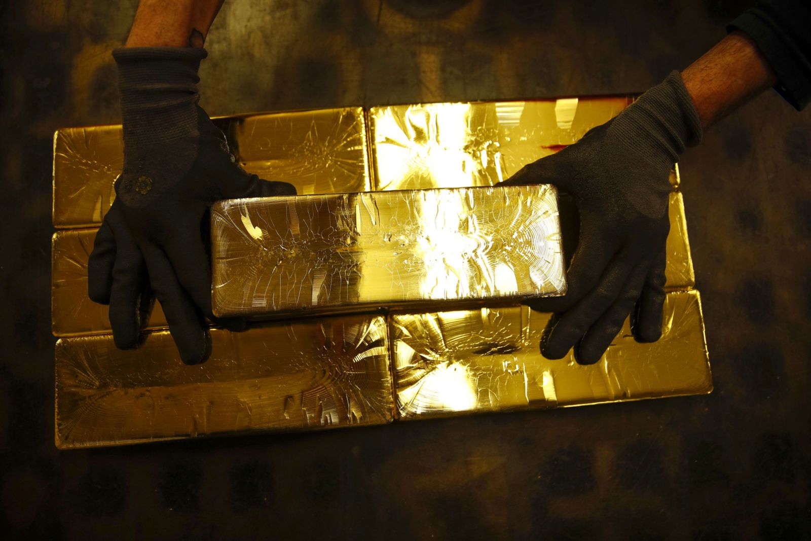 هل يصمد الذهب أمام آراء باول حول التحفيز النقدي؟