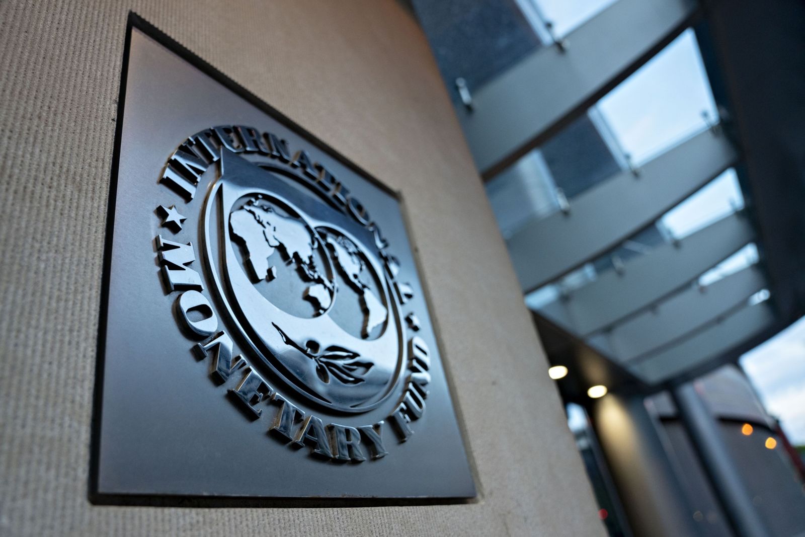 صندوق النقد الدولي يقر تعديل قواعد الإقراض لدعم أوكرانيا