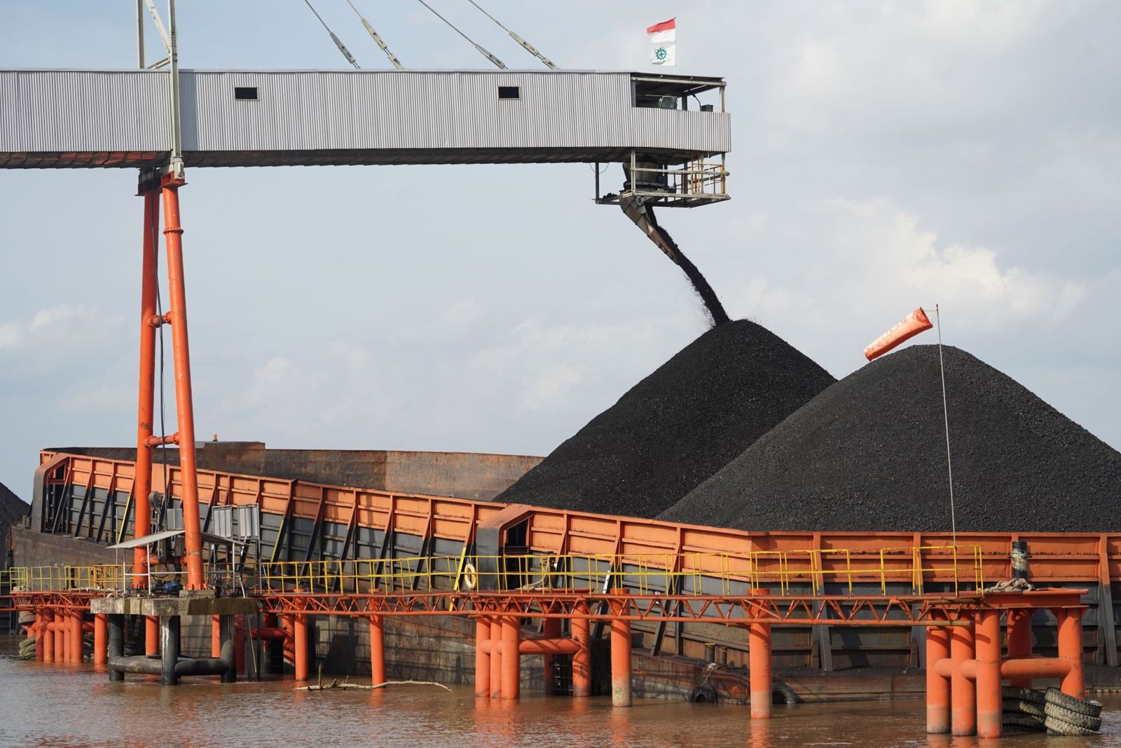 الفحم الأسترالي يصل إلى الصين بعد توقف لأكثر من عامين 