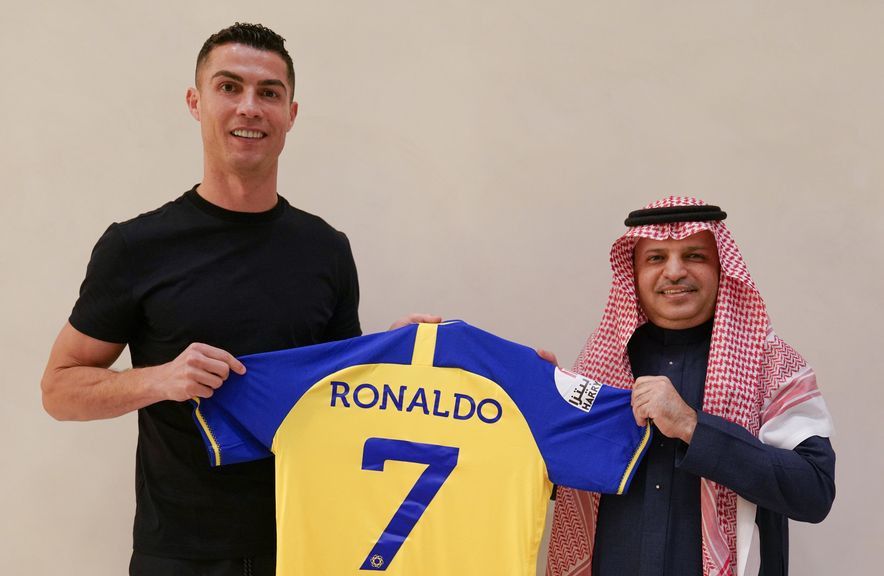 انتقال رونالدو إلى النصر أكبر من مجرد صفقة لاعب كرة