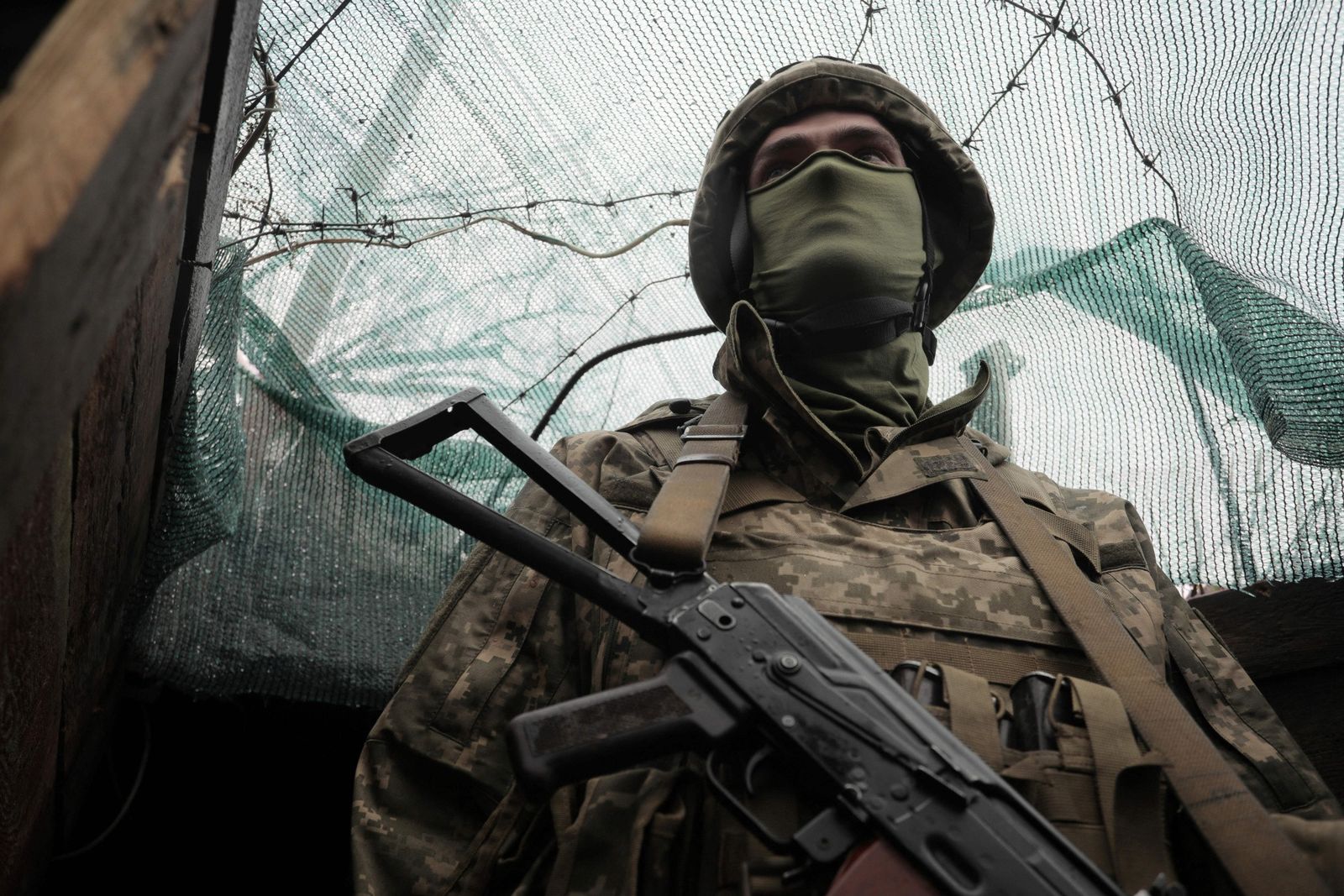 حشود بوتين العسكرية على حدود أوكرانيا اختبار للغرب.. فكيف سيتصرف؟