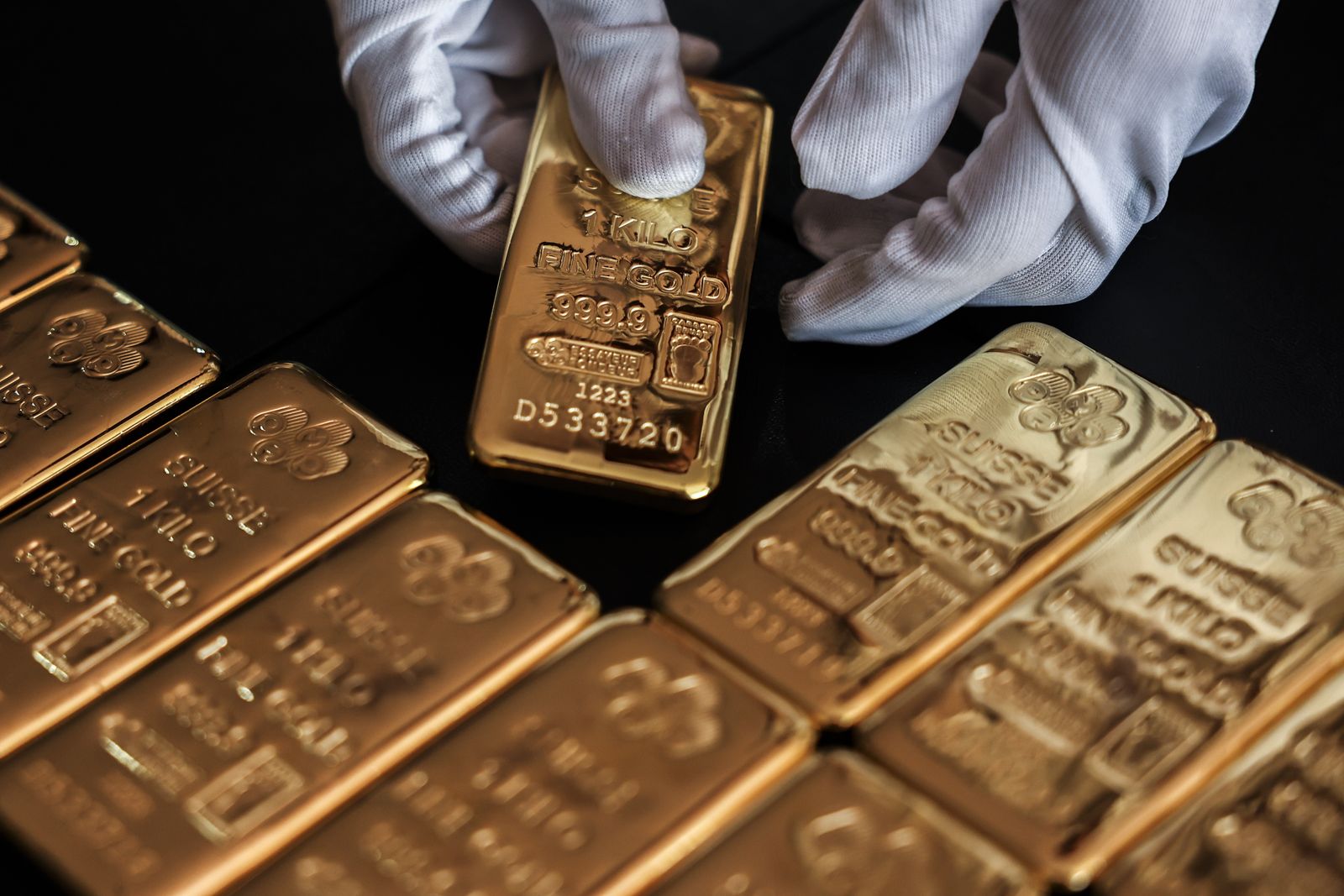 أسعار الذهب ترتفع مع تقييم المستثمرين للإشارات الاقتصادية الأميركية المتضاربة