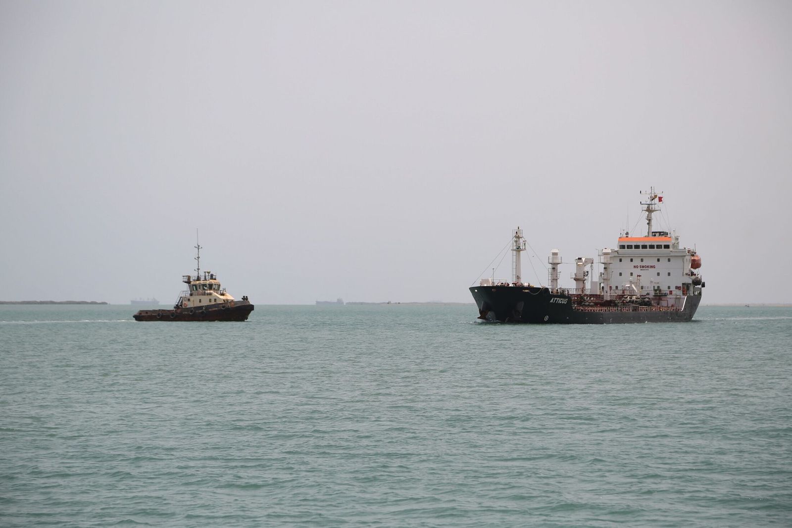 تراجع حاد بحركة ناقلات النفط عبر مضيق باب المندب في البحر الأحمر