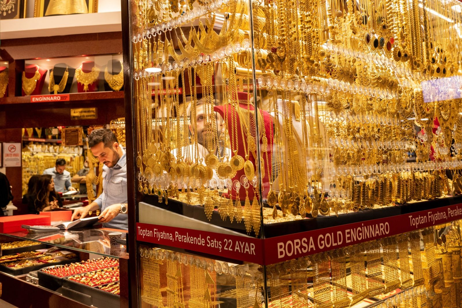 ارتفاع الليرة التركية بعد تعديل قواعد شراء الذهب