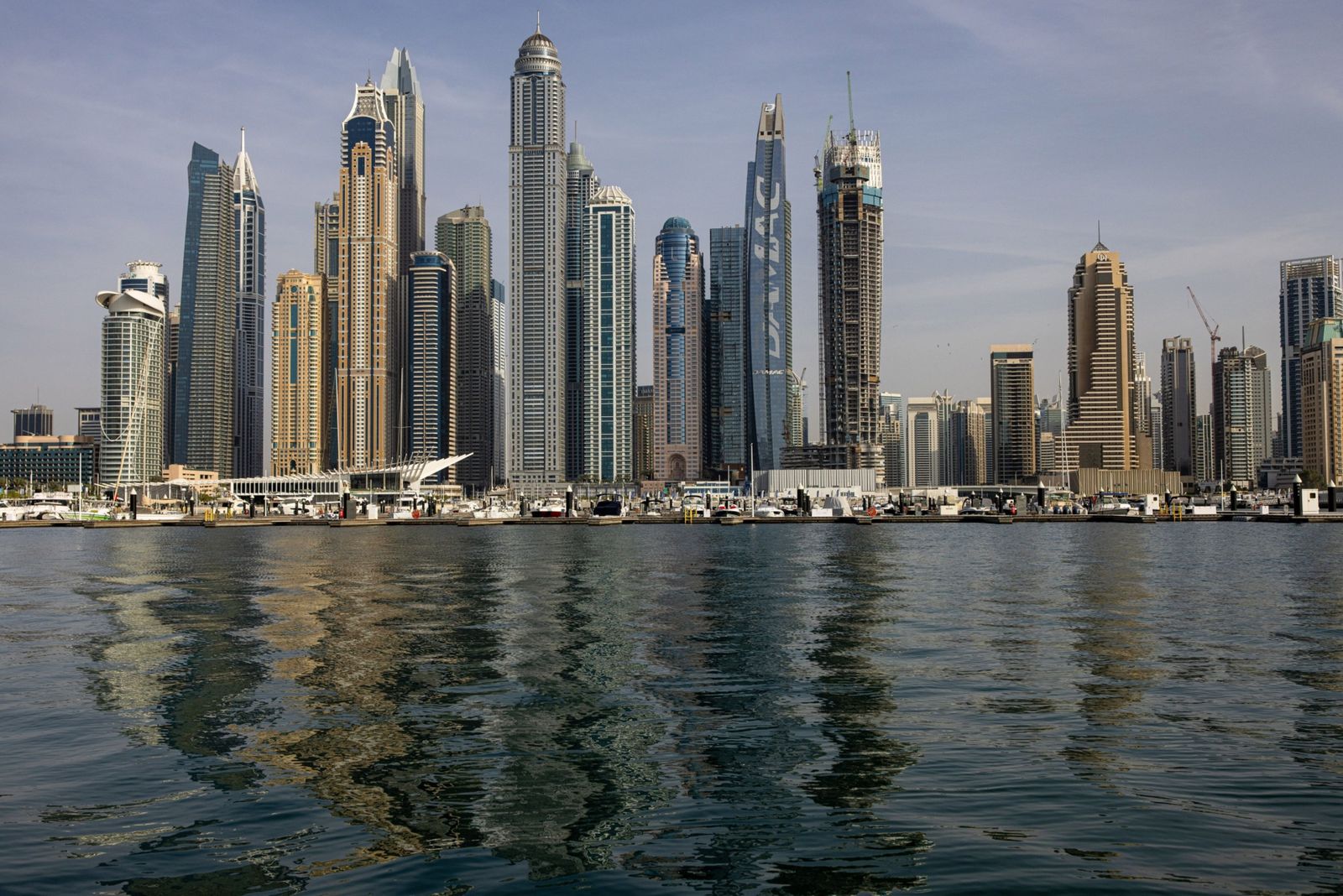 سوق العقارات الفاخرة تزدهر في دبي مع تدفق الأثرياء إلى المدينة