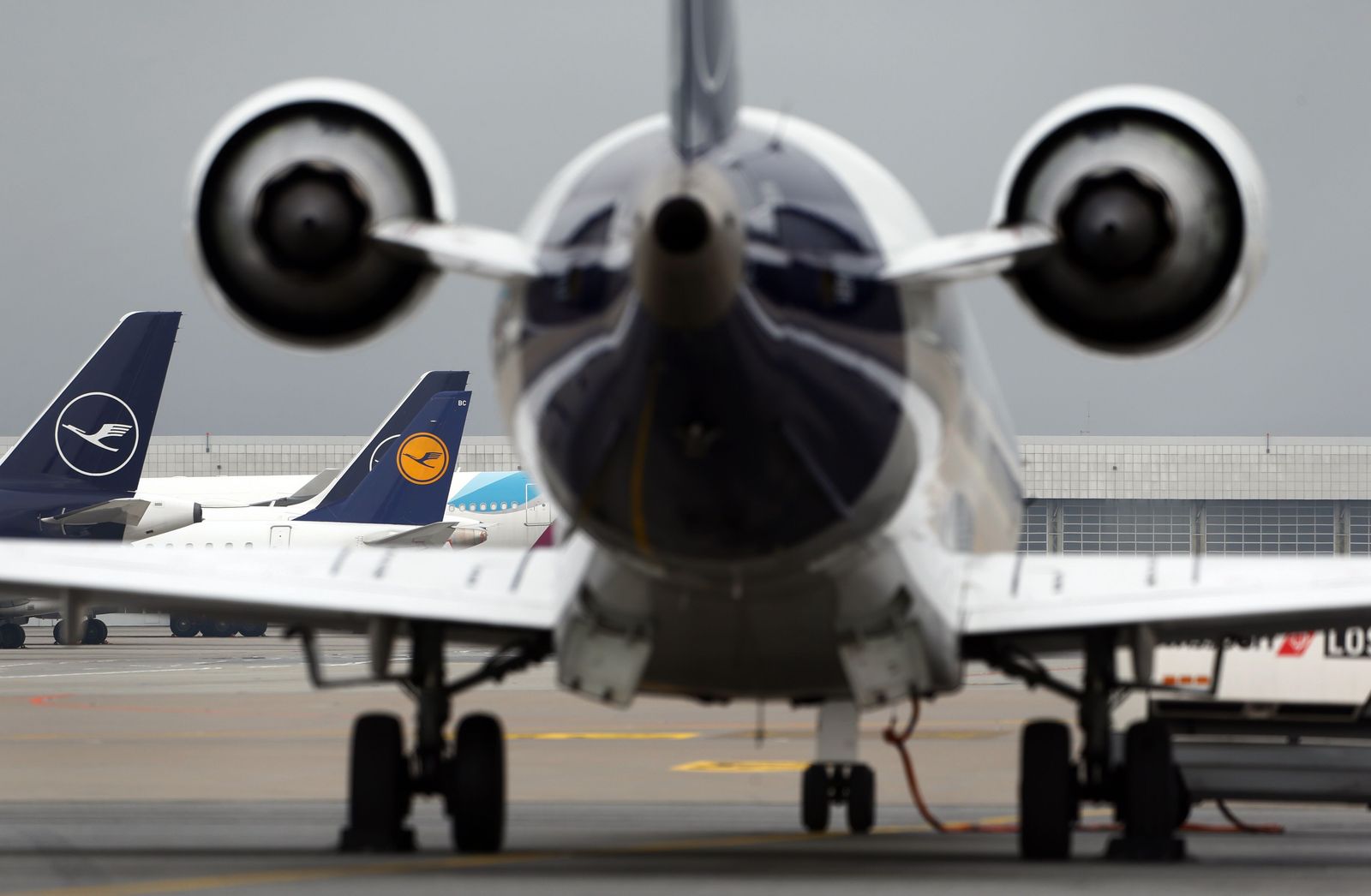 الاتحاد الأوروبي يتوصل إلى اتفاقية لإزالة الكربون من الطيران