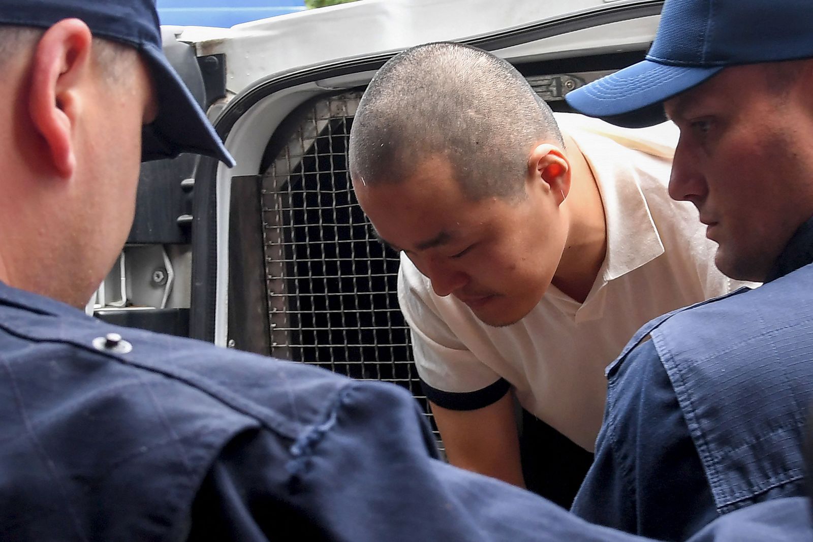إطلاق سراح قطب التشفير الهارب دو كوون في انتظار تسليمه لأميركا أو كوريا