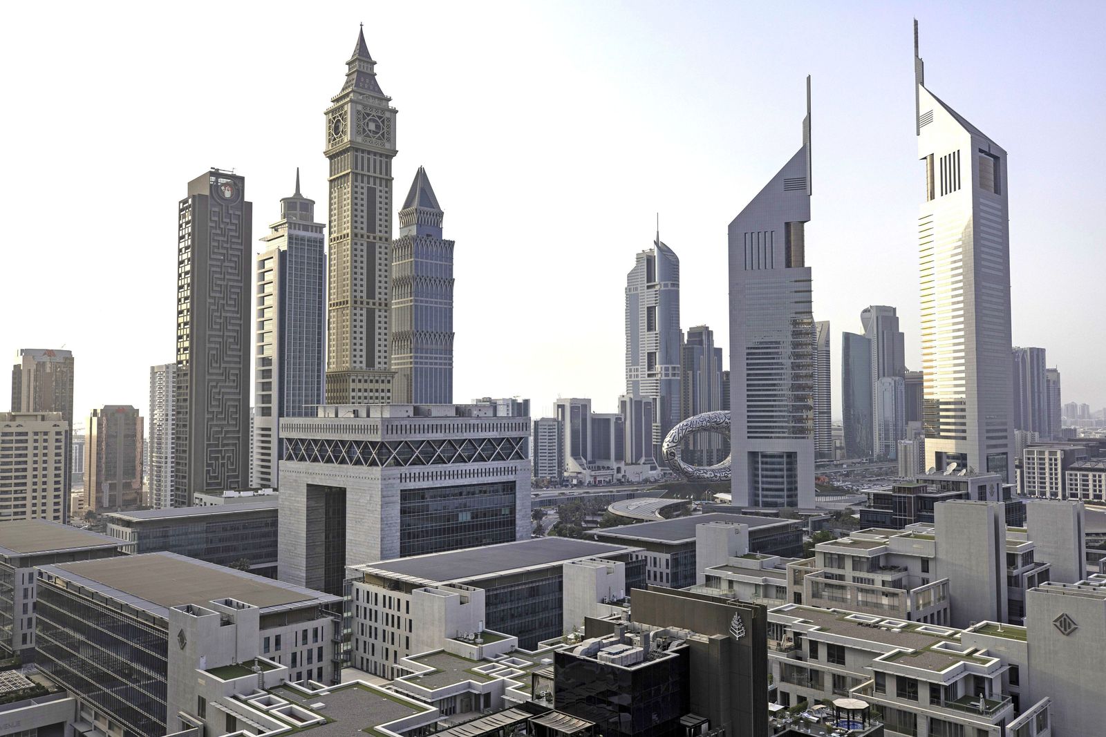 دبي تستهدف الانضمام إلى العشر الأوائل بقطاع 