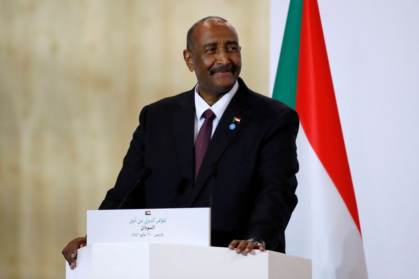رئيس مجلس السيادة السوداني يعيّن 15 وزيراً في الحكومة