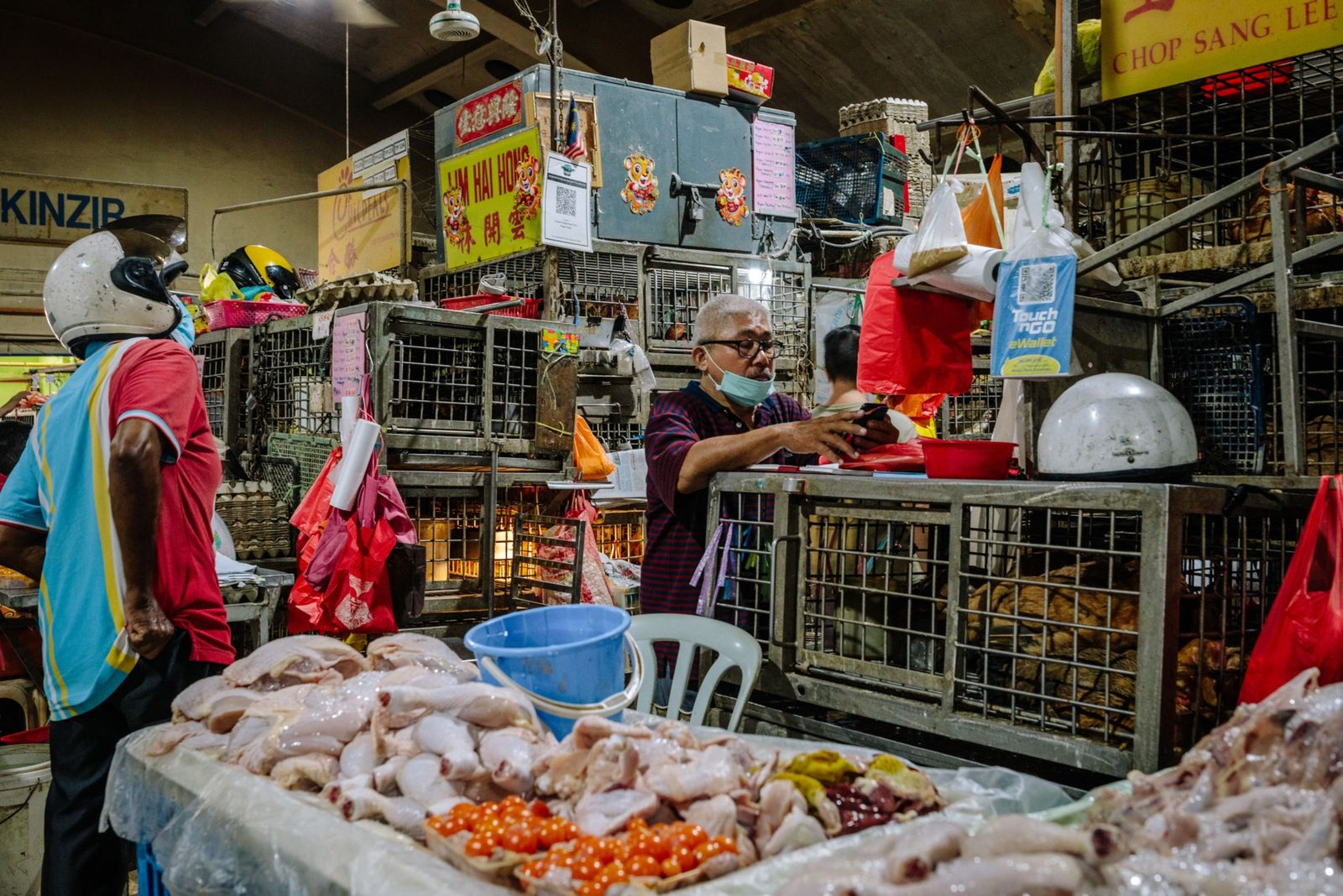 ماليزيا توقف تصدير الدجاج بدءاً من يونيو إثر نقص المعروض