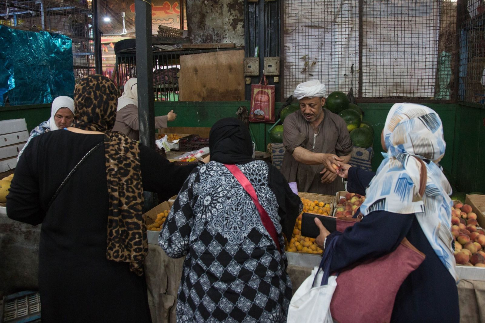 التضخم في مدن مصر يقفز إلى 31.9% في فبراير متجاوزاً التوقعات