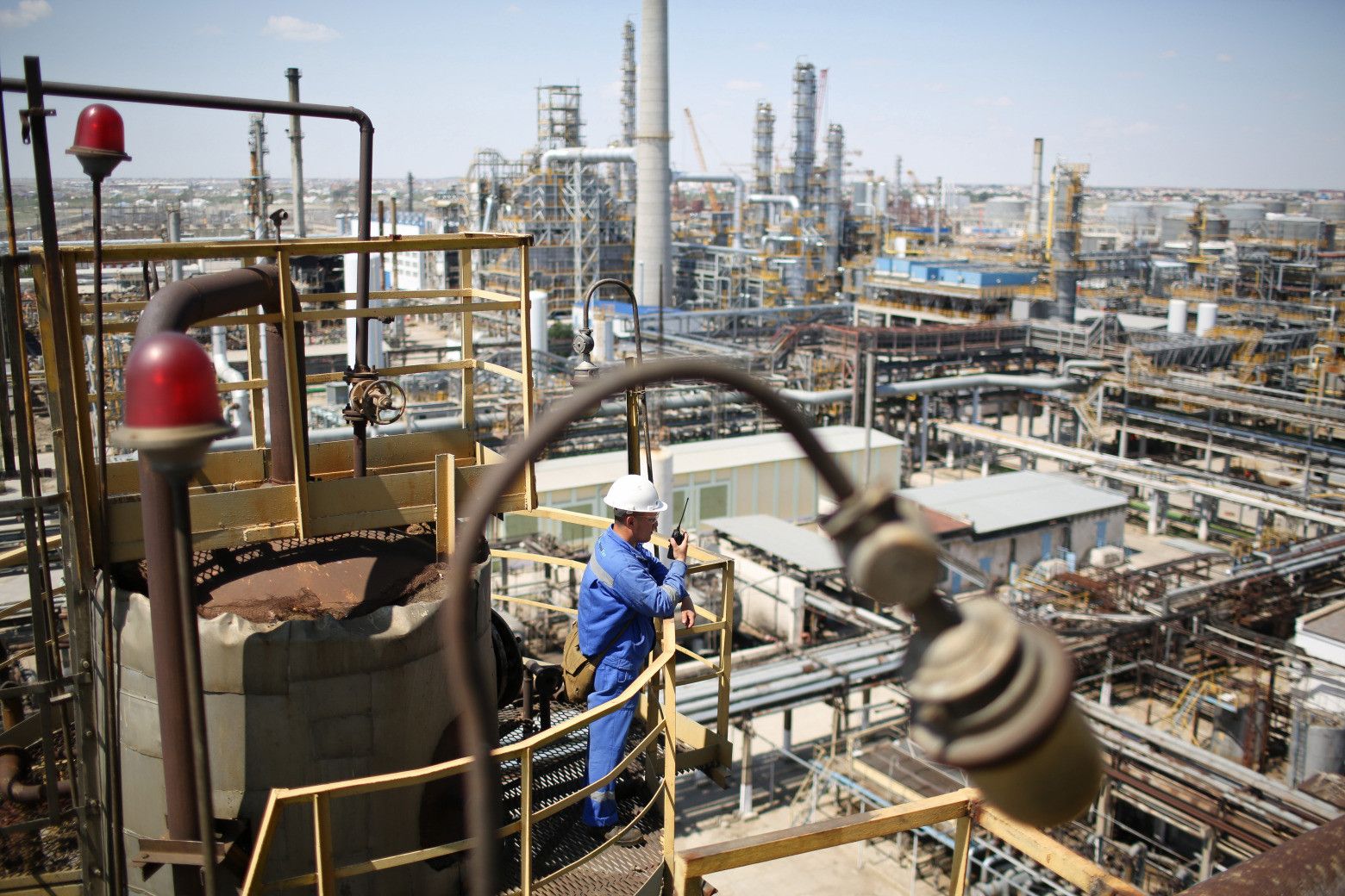كازاخستان تشتري ناقلات لتنويع طرق تصدير النفط