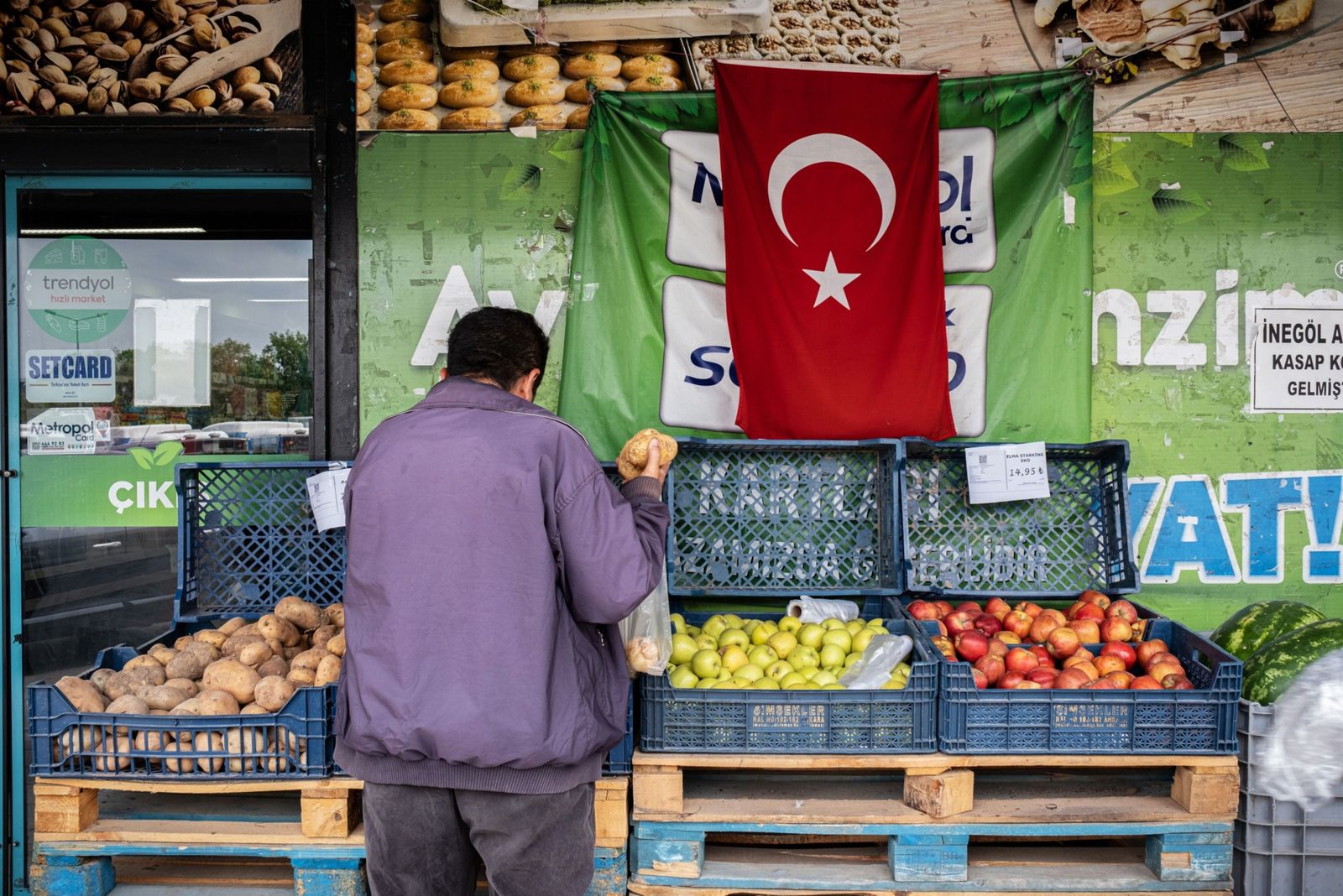 تركيا تنهي دورة التشديد النقدي برفع أخير للفائدة إلى 45%