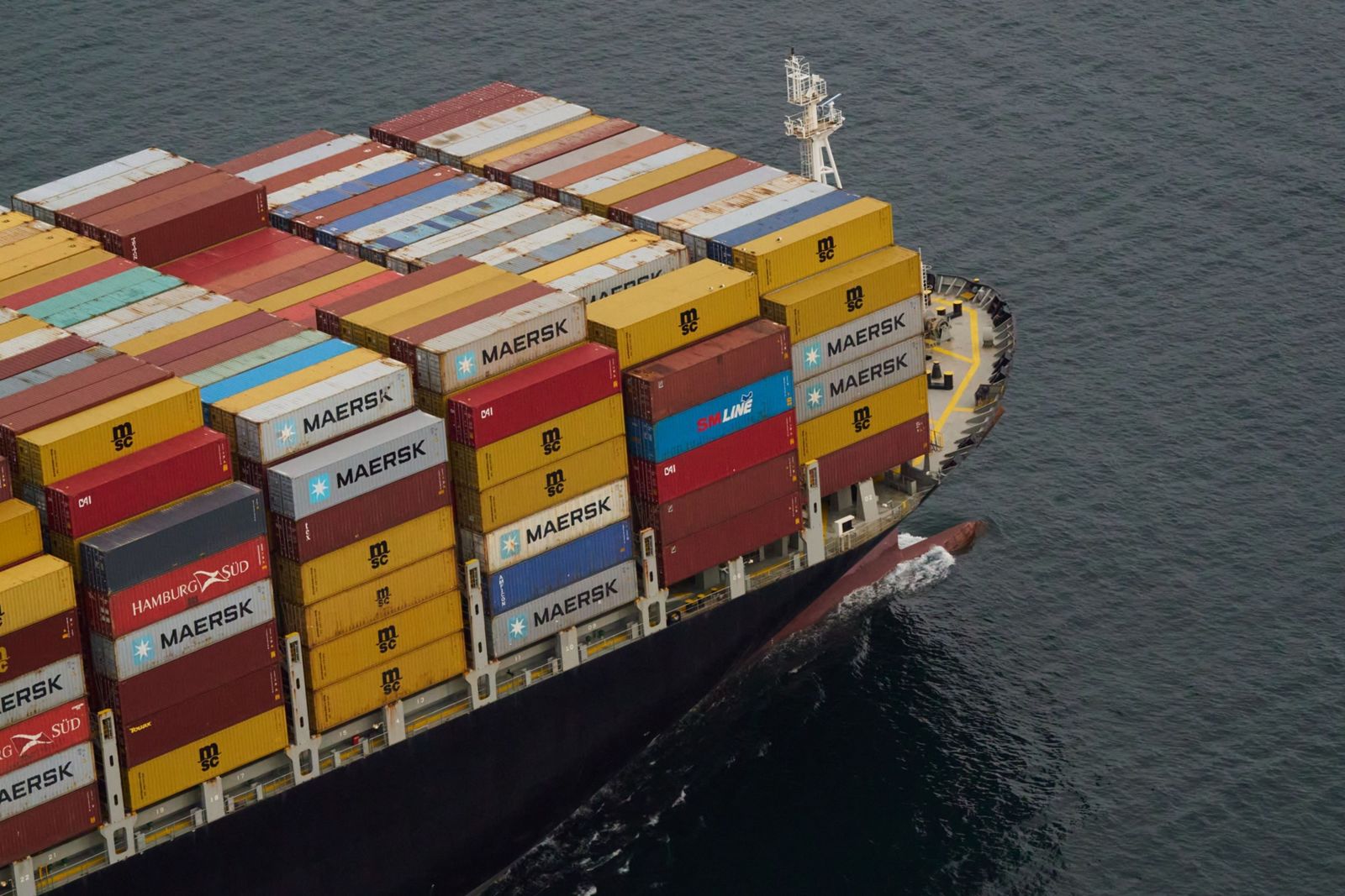 أسعار شحن الحاويات تصعد 173% بسبب تجنب السفن للبحر الأحمر 